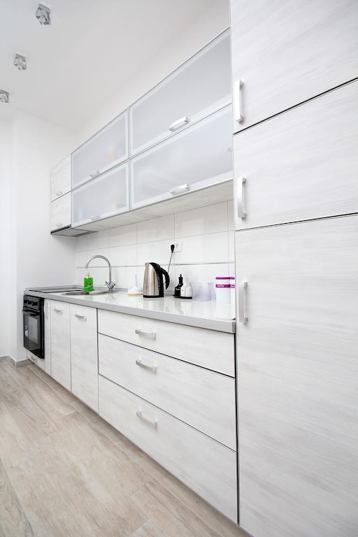 Sky Fort Apartments โดบราวอดา ห้อง รูปภาพ