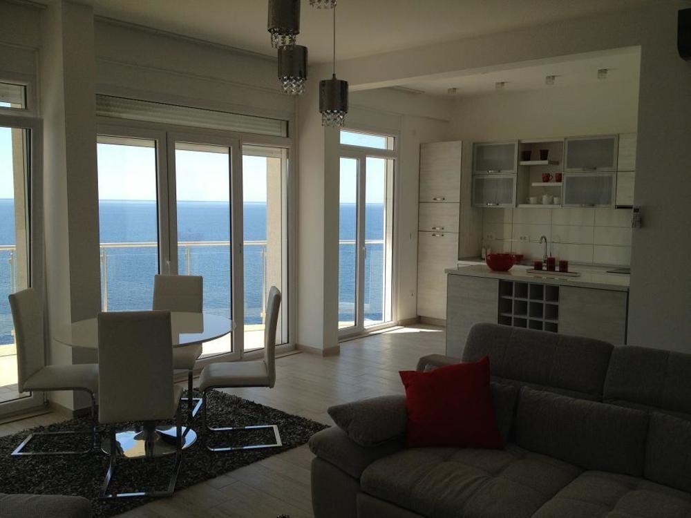 Sky Fort Apartments โดบราวอดา ภายนอก รูปภาพ